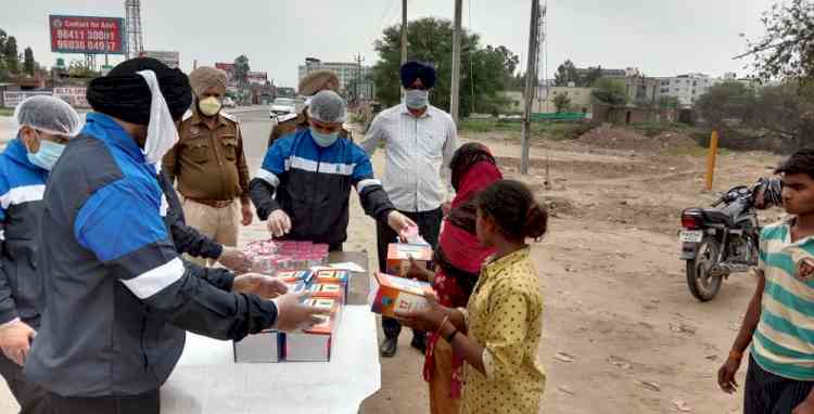 CGC Landran aids needy daily wagers with food amid covid-19 crisis