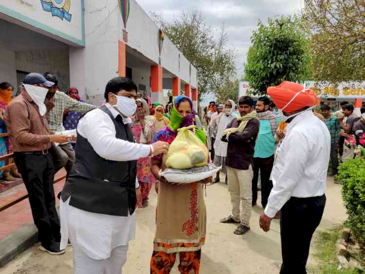 Villages along zero line at Indo-Pak Border receive special aid amidst curfew in Ferozepur