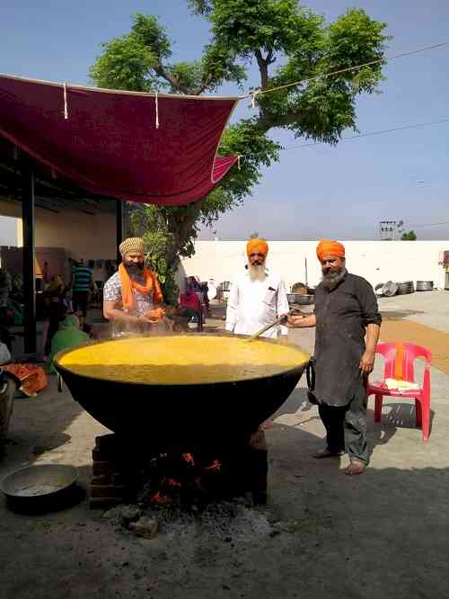 फिरोज़पुर जिले में अब तक ग़रीब और ज़रूरतमन्द लोगों को 3.50 लाख लंगर के पैकेट और 50 हज़ार सूखे राशन के पैकेट बाँटे गए -डिप्टी कमिशनर