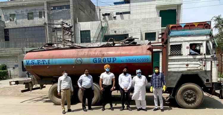 Gurpreet Gogi donates 16,000 litres of sanitizers to spray in factories 