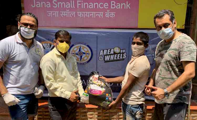 41 Clubs of India and Jana Small Finance Bank distributes food packets to 50,000 affected people per week