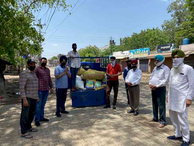 Kular sent ration to Gurudwara Manji Sahib Sri Alamgir Sahib