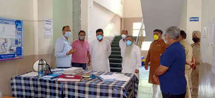 CABINET MINISTER BHARAT BHUSHAN ASHU AND MP RAVNEET SINGH BITTU TAKE STOCK OF ARRANGEMENTS AT ISOLATION CENTRE SET UP AT MERITORIOUS SCHOOL