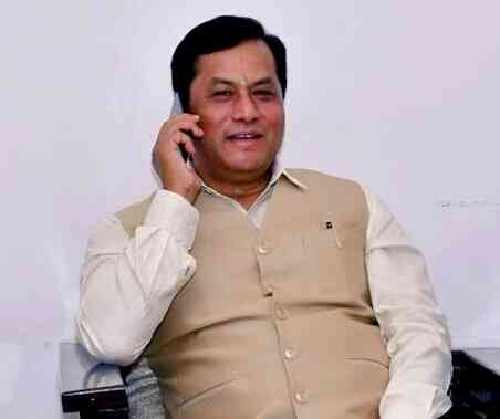 Sonowal talks to eminent personalities over phone