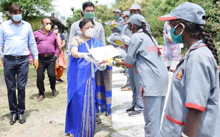 Sanitation workers felicitated by Urban Development minister in Dharamshala