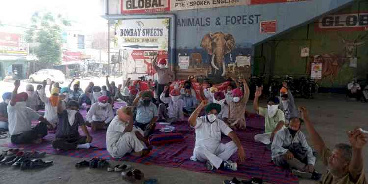 16 mass organizations protest across Punjab