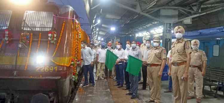 200th train carrying migrants departs from Ludhiana today