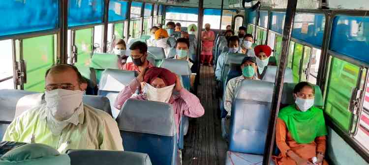 मिशन फतेहः फिरोजपुर से छह रूटों पर पुनः शुरू हुई बस सर्विस, 450 से ज्यादा यात्रियों ने लिया फायदाः डिप्टी कमिश्नर