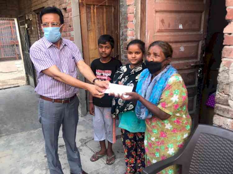 Mission Fateh: District Administration provides cheque of Rs 30,000 to elderly woman