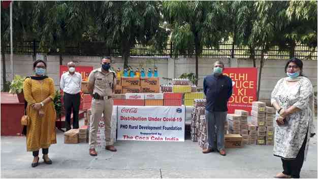 PHD Chamber of Commerce and Industry distributes around 1 lakh juices and beverages to police warriors on duty 
