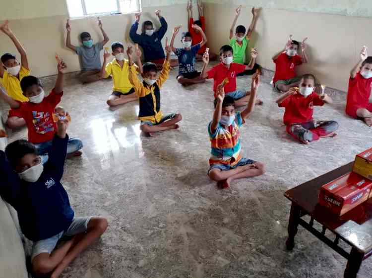 Mukul Madhav Foundation emphasizes on yoga for children during this lockdown