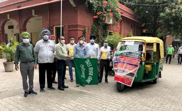 Civil Surgeon flags off van regarding awareness of malaria