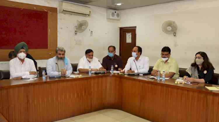 Bharat Bhushan Ashu holds review meeting with NHAI Officials today