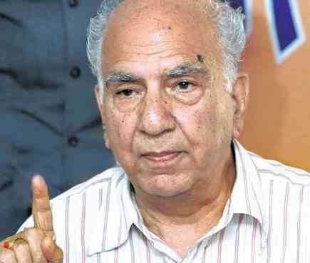 Withdraw all cases of crime against Swami Ramdev: Shanta Kumar