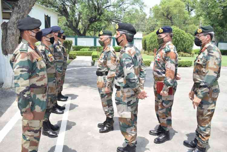 Army Chief reviews operational preparedness on Western Border