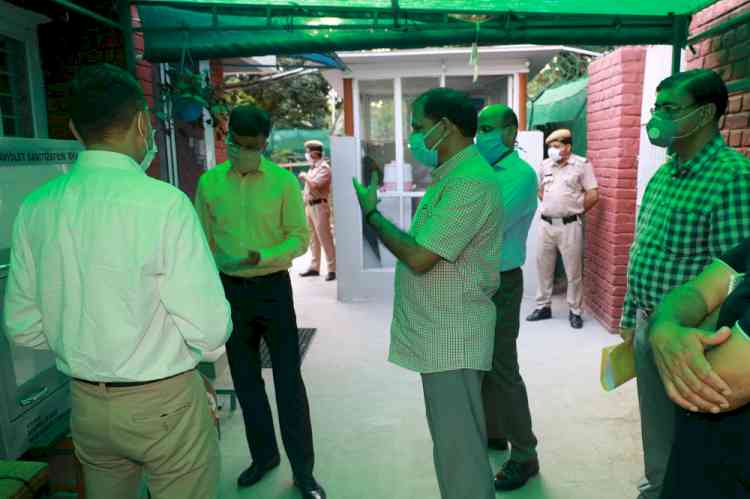 Panjab University hands over germicidal chambers to DIG Chandigarh