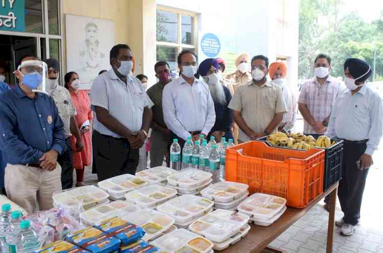 Mission Fateh: DC Ludhiana takes round of civil hospital and issues necessary instructions to staff