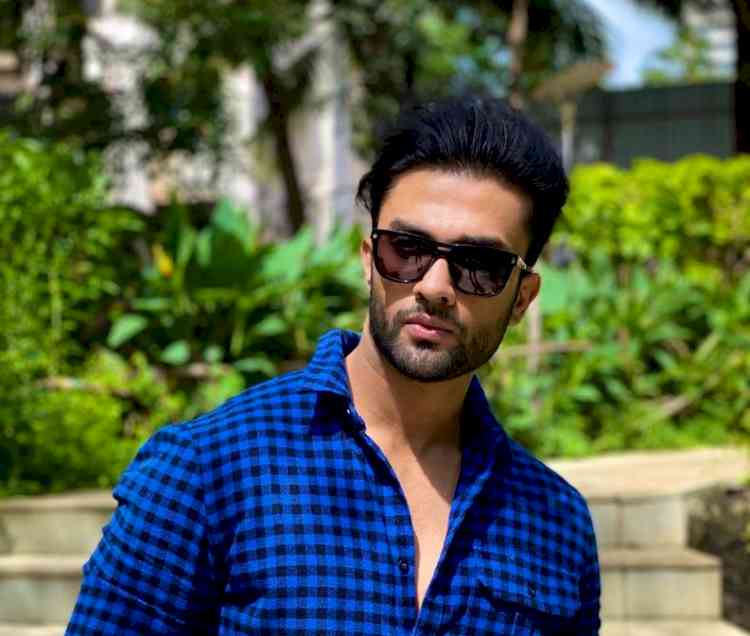 Actor Rishaab Chauhaan leaves no stone unturned in making into Bollywood