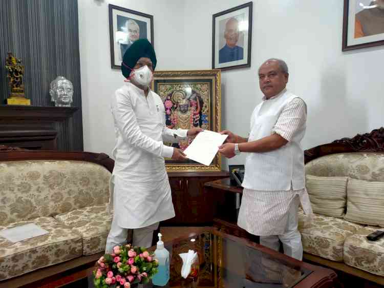 Shri Fatehgarh Sahib MP Dr Amar Singh meets Union Agriculture Minister Narendra Singh Tomar 