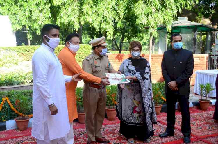 Forester Prabhunath Shahi felicitated as corona warrior on 74th Independence Day