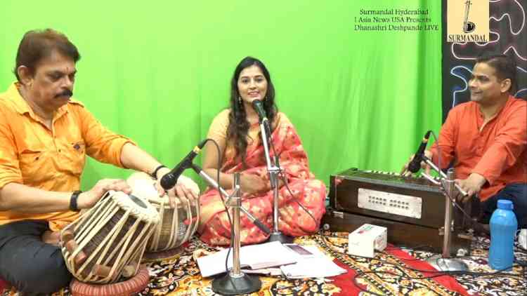 Surmandal’s facebook live musical concert by Dhanashri Deshpande