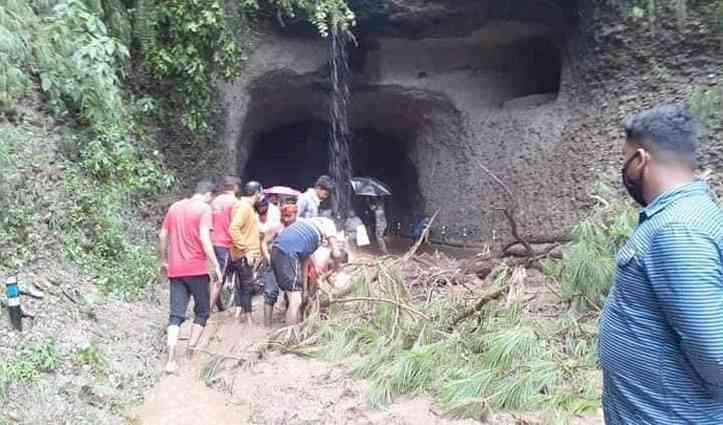 Heavy rain causes several landslides and traffic blockage around Kangra