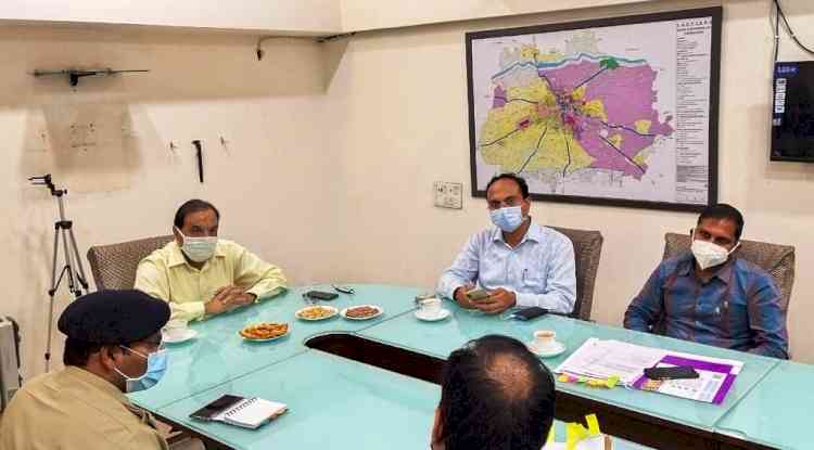 Divisional Commissioner held meeting with officials