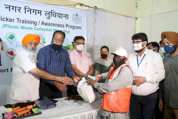 Training and awareness workshop for waste pickers organised at MC Zone-D Office 