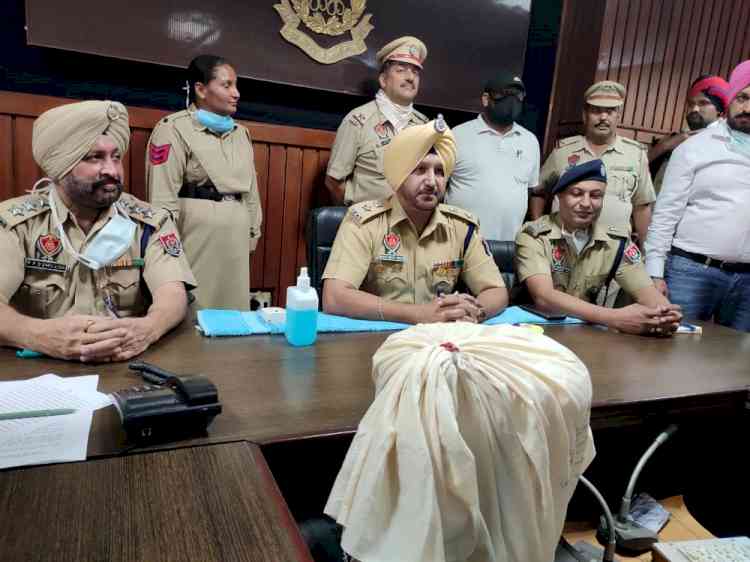 9-Kg heroin worth Rs 45 crores recovered during joint operation with BSF by CI Wing