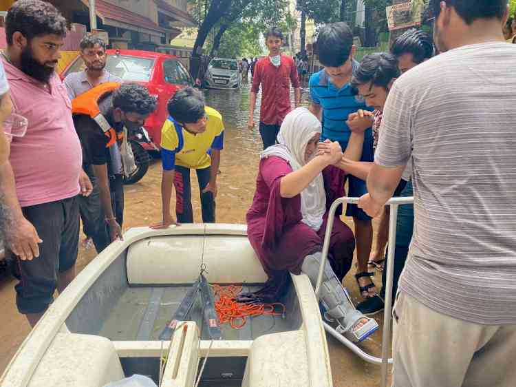 Hyderabad flood relief by Yacht Club Sailors