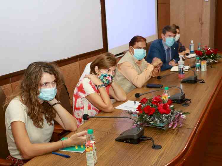 French delegation visits Panjab University 