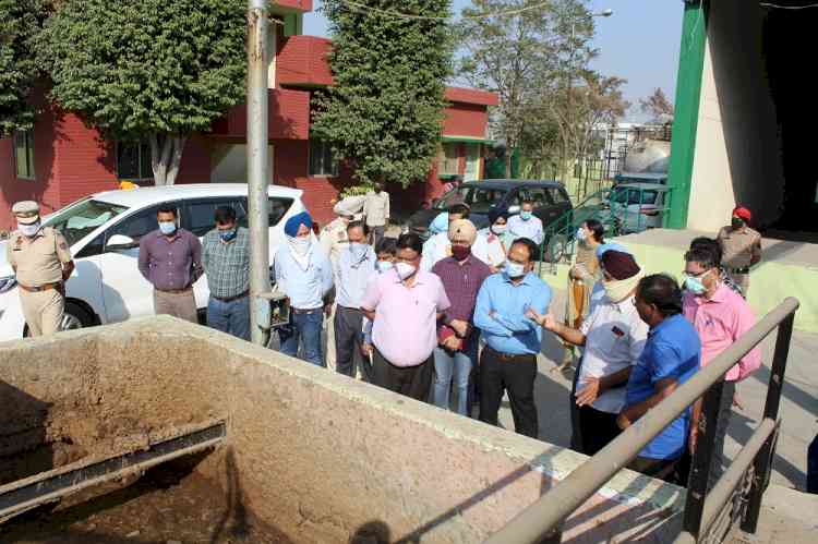 Deputy Commissioner, MC Commissioner visits Haibowal Biogas Plant