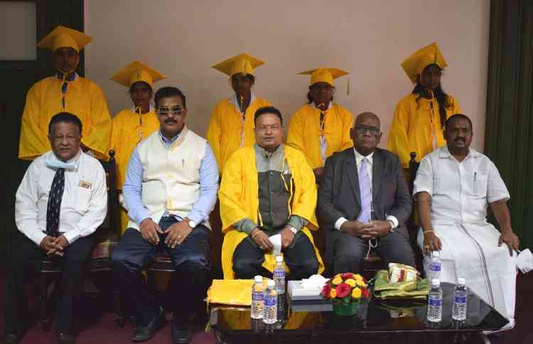 Frontier Lifeline Hospital concludes graduation ceremony of students in Bharat Sevak Samaj program 