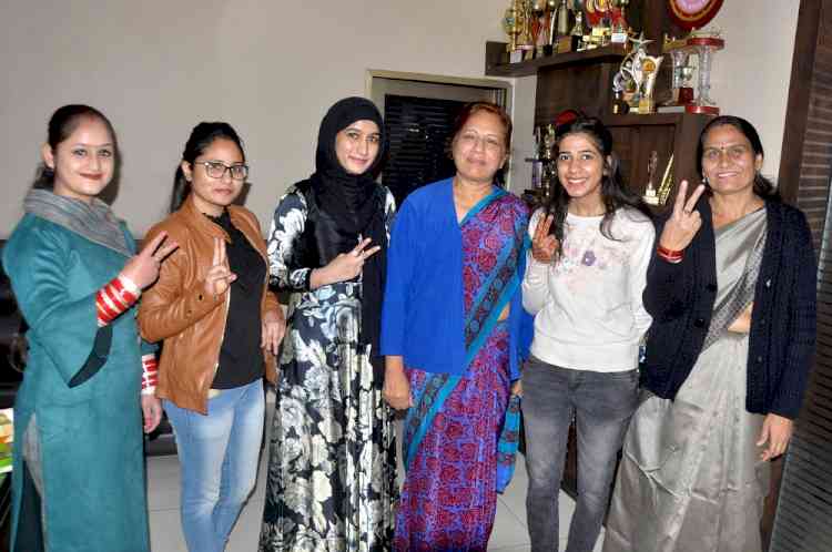 Himanshi of B.Sc. Fashion Designing Semester VI of PCM SD College for Women secures hat trick