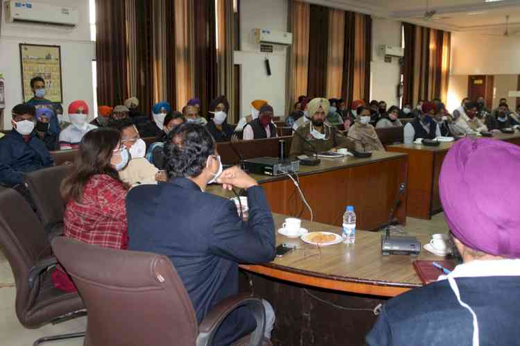 DC exhorts public to make maximum use of public grievance redressal system