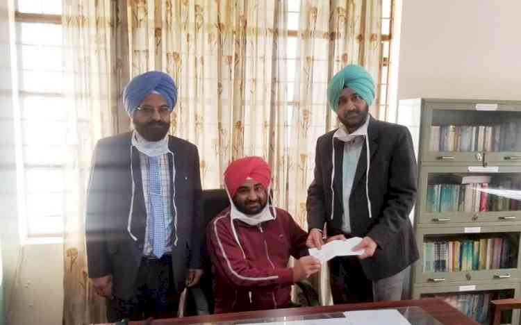 Dr Harjit Singh takes over as Head of Mathematics Department of Lyallpur Khalsa College 