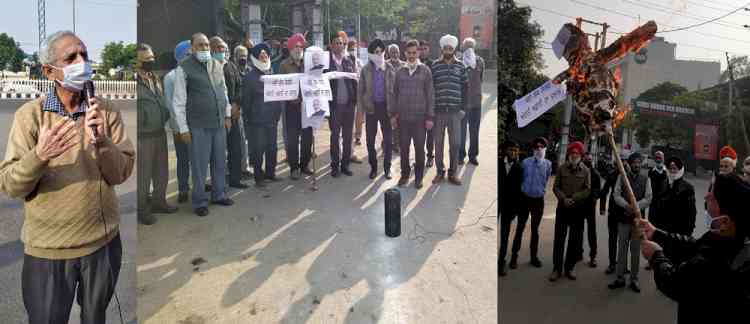 Effigy of Modi burnt by CPI in support of farmers agitation