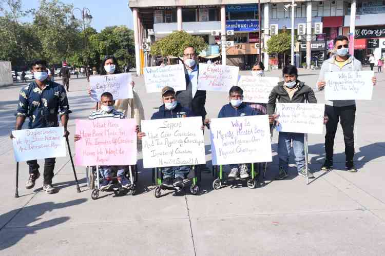 Wheelchair cricketers protest against relocation