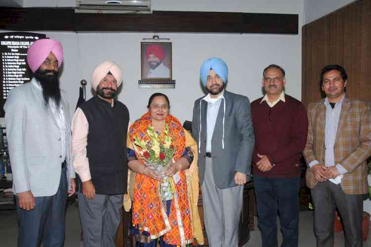 Kulwinder Buttar honoured in Lyallpur Khalsa College