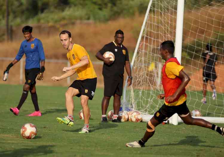 Hyderabad host East Bengal in tricky clash