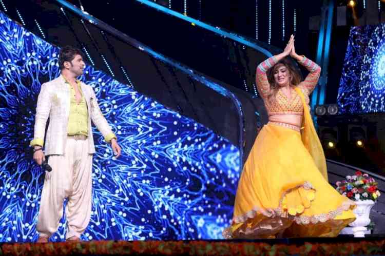 Himesh Reshammiya’s wife Sonia treated Neha and Rohan Preet to homemade laddoos on sets of Indian Idol 