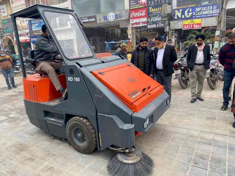 All prominent Ludhiana city markets to have mechanised sweeping soon: Ashu