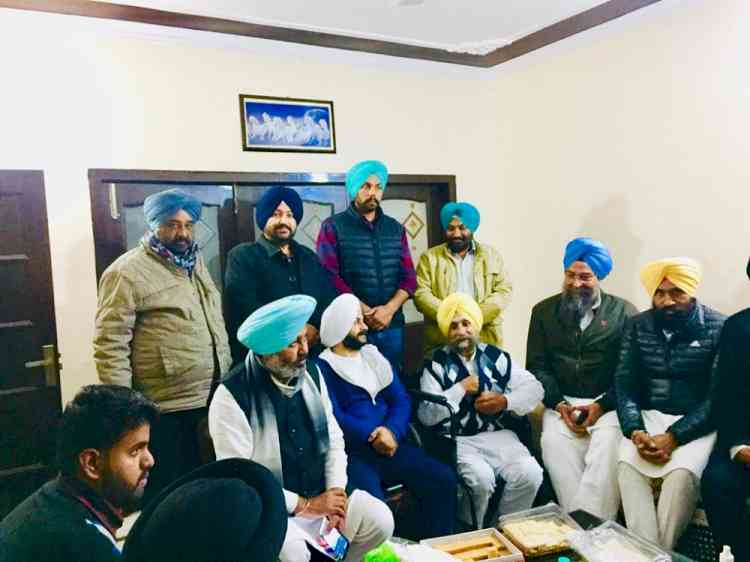 Jarnail Singh, Harpal Cheema meet ailing AAP leader Harbhupinder Singh Dharaur at his place