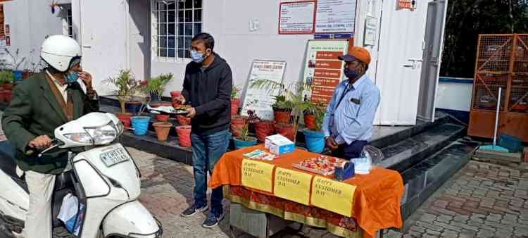 Service station celebrates customers’ day 