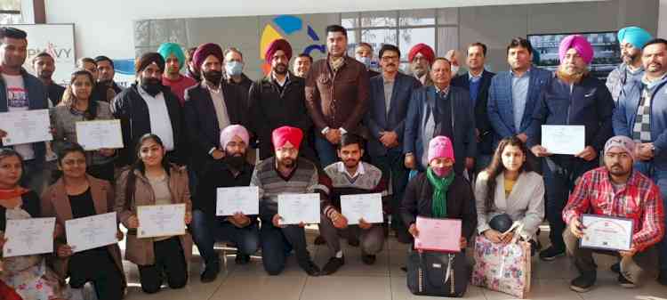 Punjab Youth Development Board Chairman holds brainstorming session with young entrepreneurs at CICU Complex