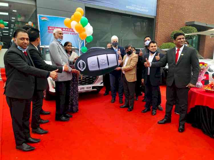 Nissan celebrates 72nd R-Day with delivery of 720 Magnite SUVs