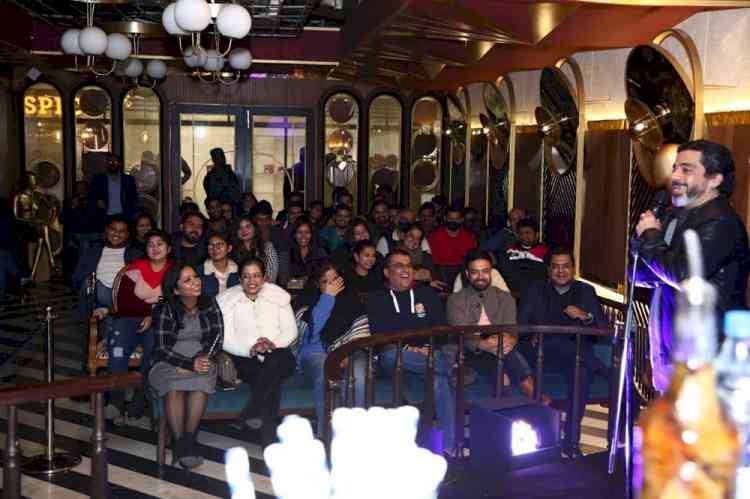 Stand up Comedians Appurv Gupta and Jeeveshu Ahluwalia bring laughing riot at Pacific Dwarka Mall