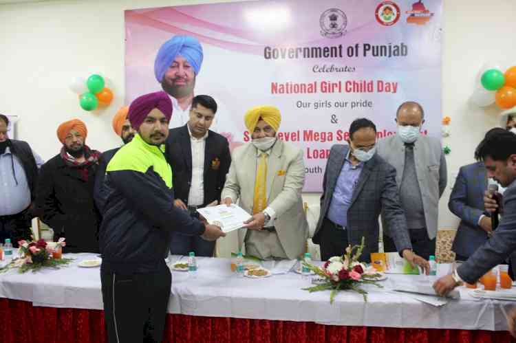Punjab Cabinet Minister distributes certificates to beneficiaries of various govt schemes at DBEE 