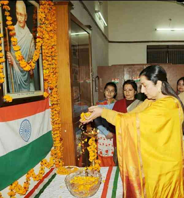 KMV commemorates Mahatma Gandhi's 73rd death anniversary