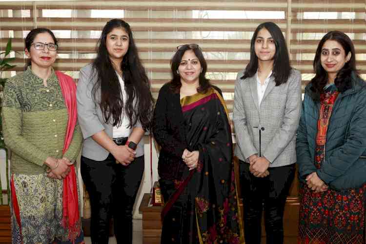 Students of Apeejay College of Fine Arts participate in online 6th Business Plan Competition – Roopantar 